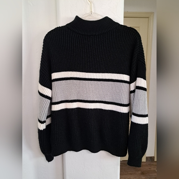 Shein Stylish Women's Black and Gray Sweater Size Large - Picture 3 of 3